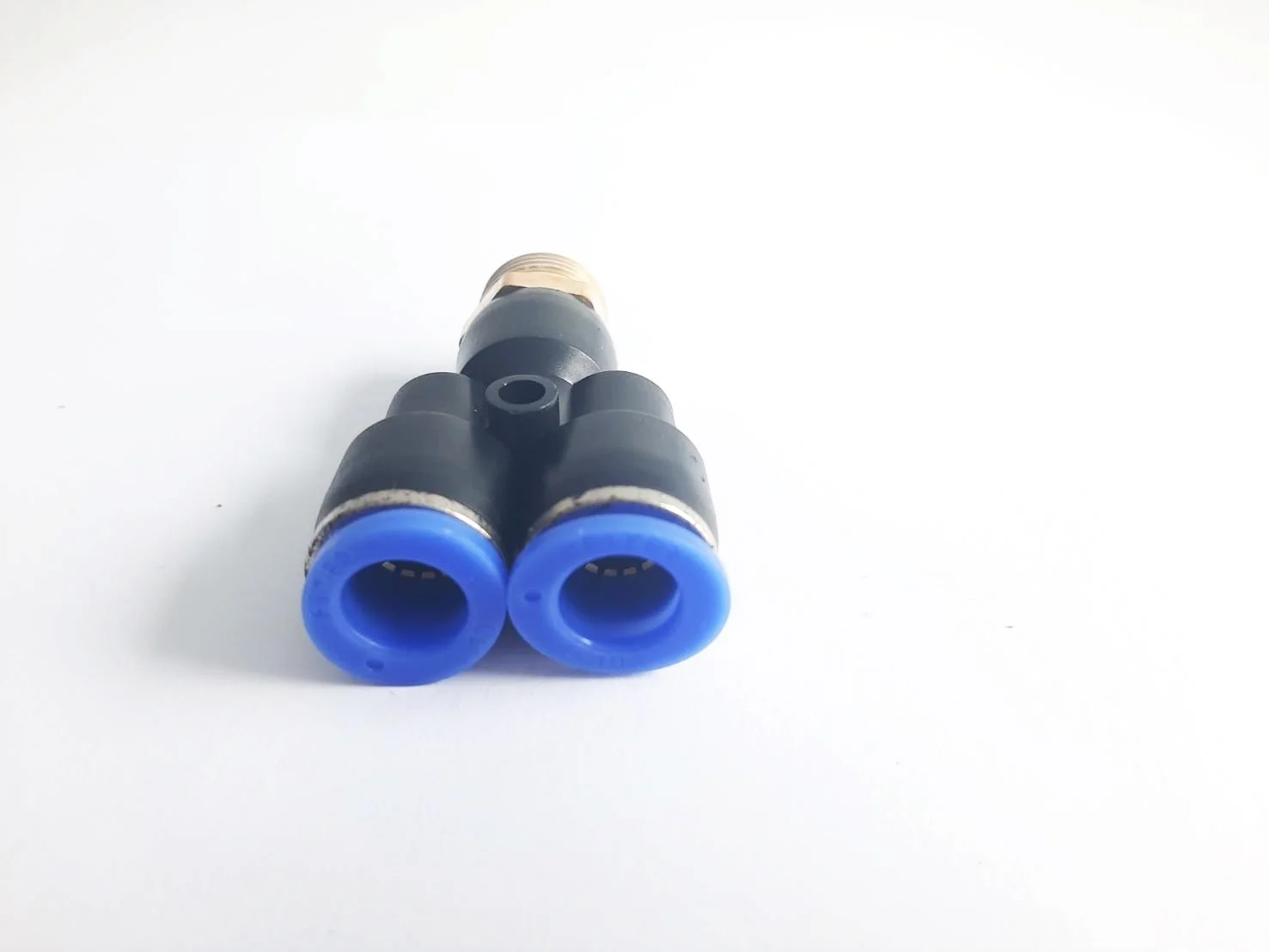 PYB10-03 ข้อต่อลม 3 ทางตัว Y เกลียวนอก 3/8 x เสียบสาย 10 mm. ดำ - Image 3